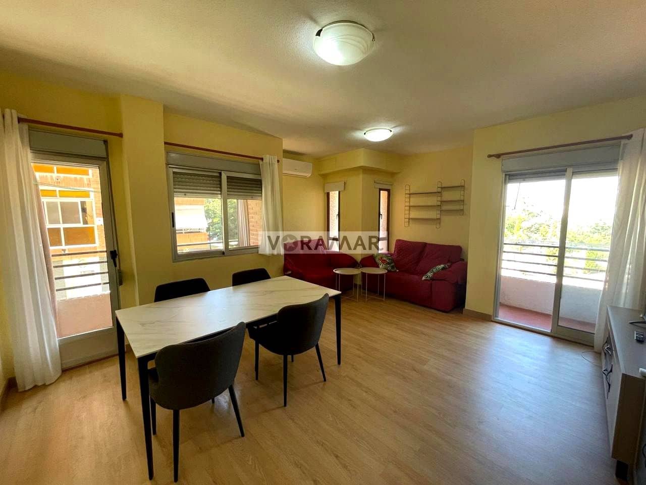 Appartement de 4 chambres à louer à Valence ville - 2 000 € (Ref: 8931551)