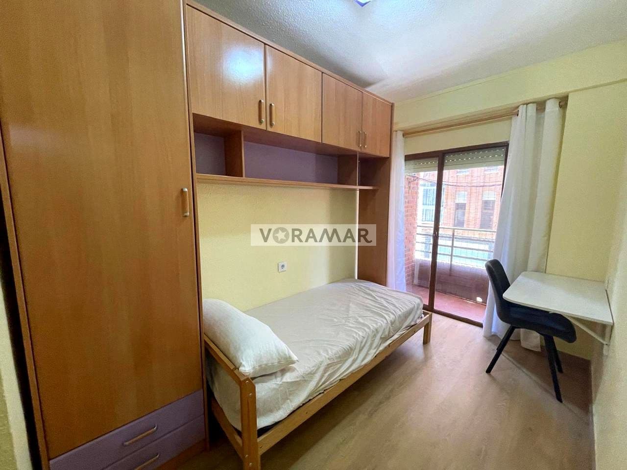 Appartement de 4 chambres à louer à Valence ville - 2 000 € (Ref: 8931551)