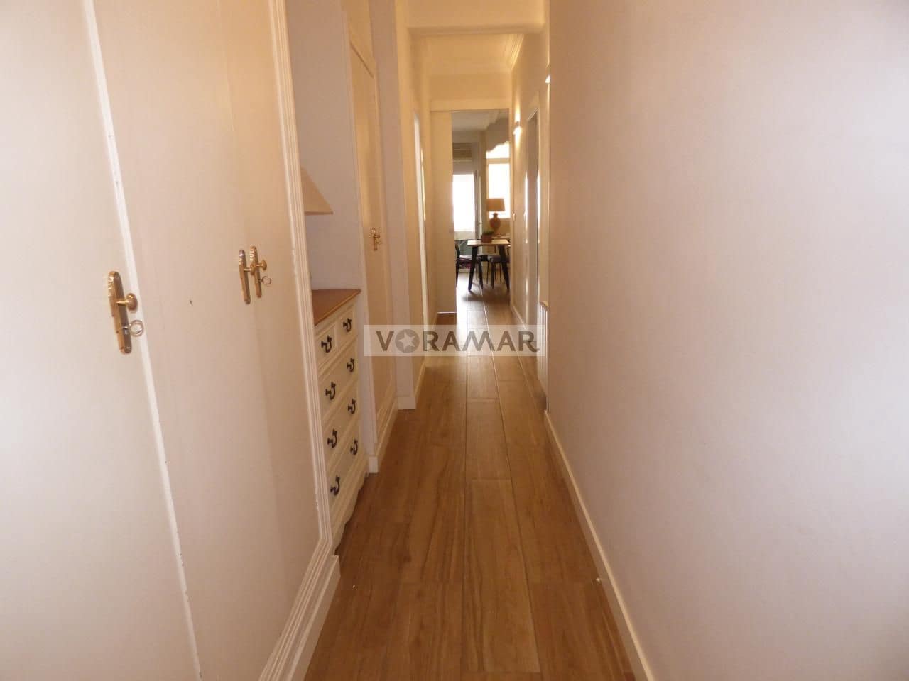 4 sypialnia Mieszkanie do wynajęcia w Miasto Walencja - 2 100 € (Ref: 9109864)