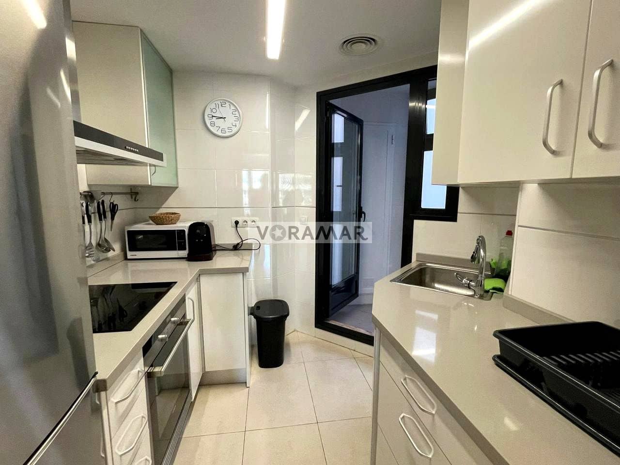 2 sovrum Lägenhet att hyra i Valencia stad med pool garage - 1 400 € (Ref: 9115177)