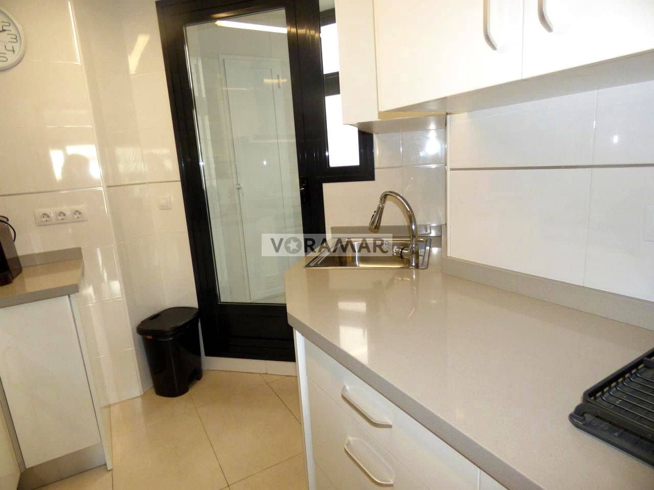 2 sovrum Lägenhet att hyra i Valencia stad med pool garage - 1 400 € (Ref: 9115177)