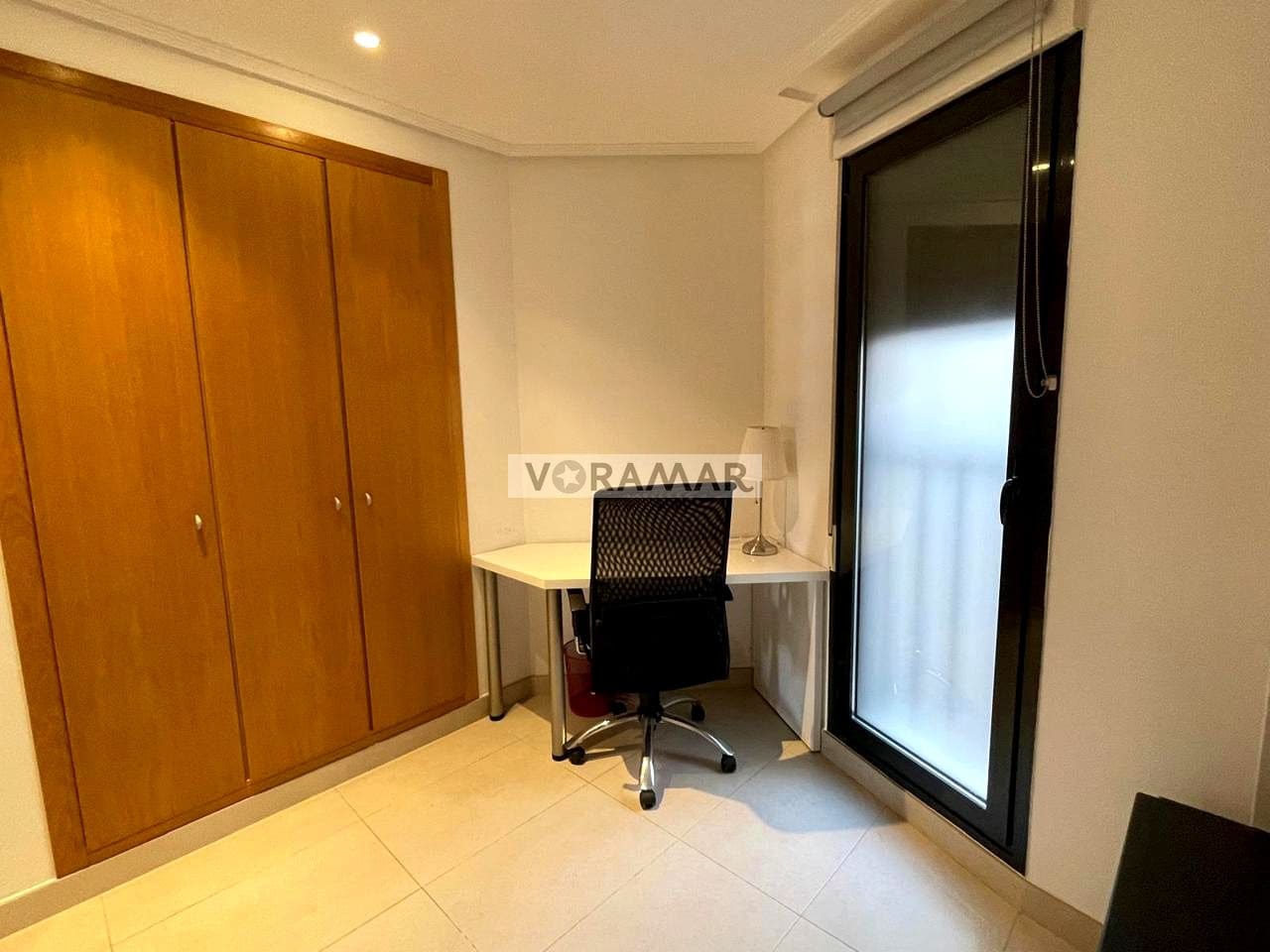 2 sovrum Lägenhet att hyra i Valencia stad med pool garage - 1 400 € (Ref: 9115177)