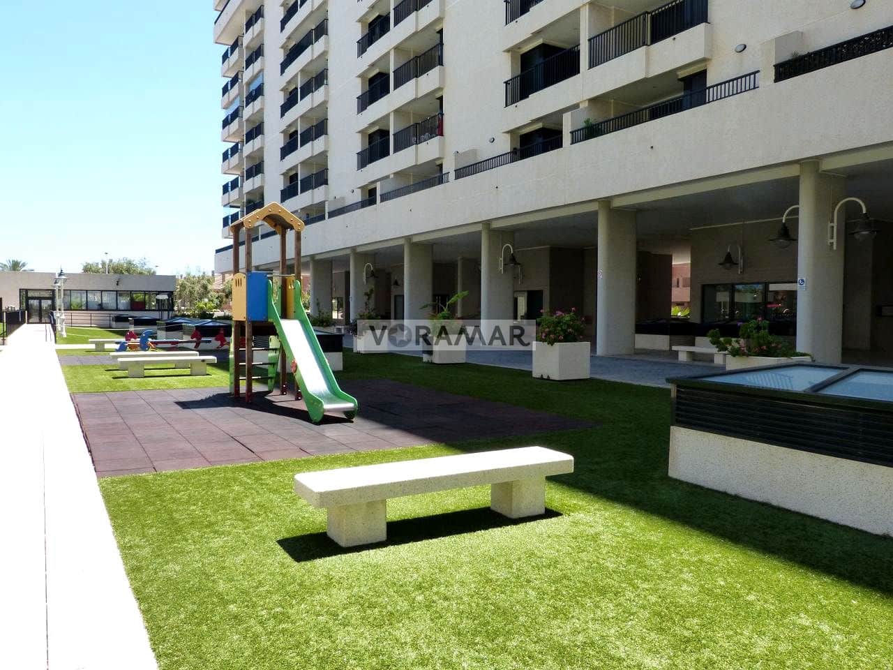 2 sovrum Lägenhet att hyra i Valencia stad med pool garage - 1 400 € (Ref: 9115177)