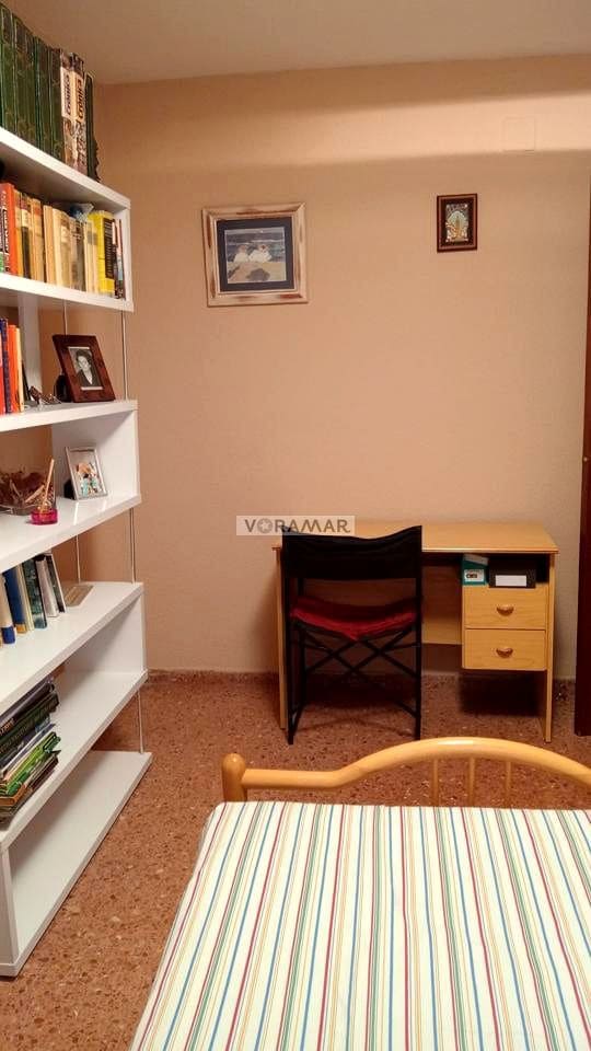 3 bedroom Flat for rent in Valencia city - € 1,300 (Ref: 9115633)