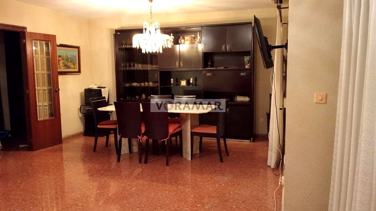 3 bedroom Flat for rent in Valencia city - € 1,300 (Ref: 9115633)