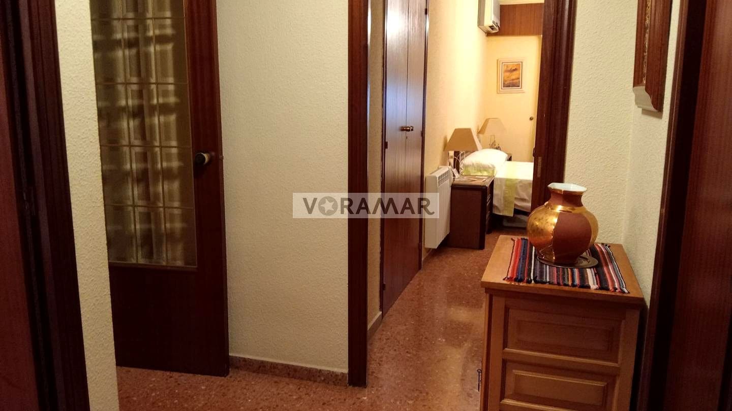 3 bedroom Flat for rent in Valencia city - € 1,300 (Ref: 9115633)