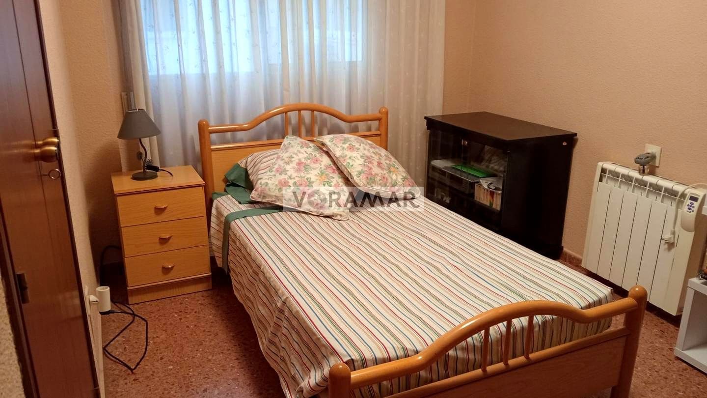 3 bedroom Flat for rent in Valencia city - € 1,300 (Ref: 9115633)