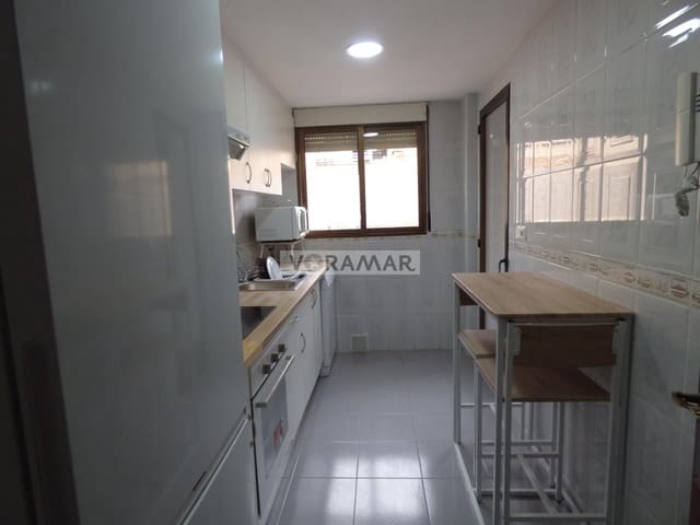 3 slaapkamer Flat te huur in Benicalap, Valencia stad - € 1.350 (Ref: 9161897)