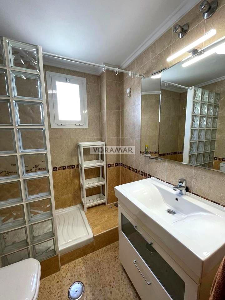 3 sovrum Lägenhet att hyra i Valencia stad - 1 300 € (Ref: 9383251)