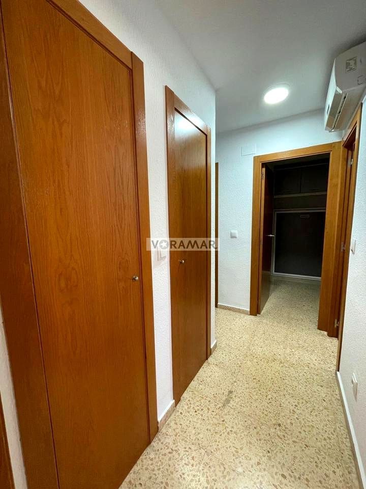 3 sovrum Lägenhet att hyra i Valencia stad - 1 300 € (Ref: 9383251)