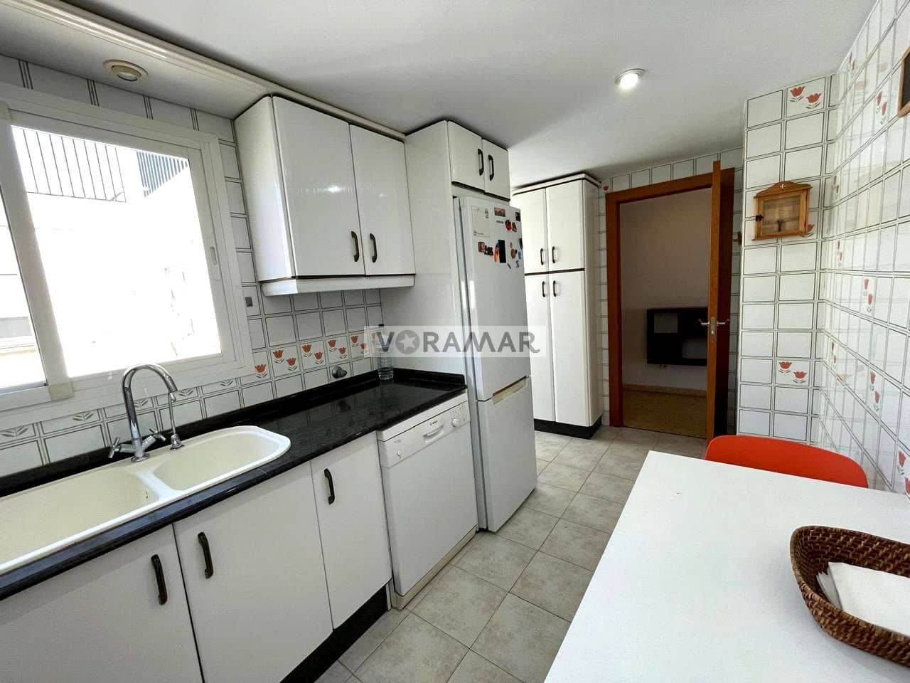 3 sovrum Lägenhet att hyra i Valencia stad - 1 300 € (Ref: 9383251)