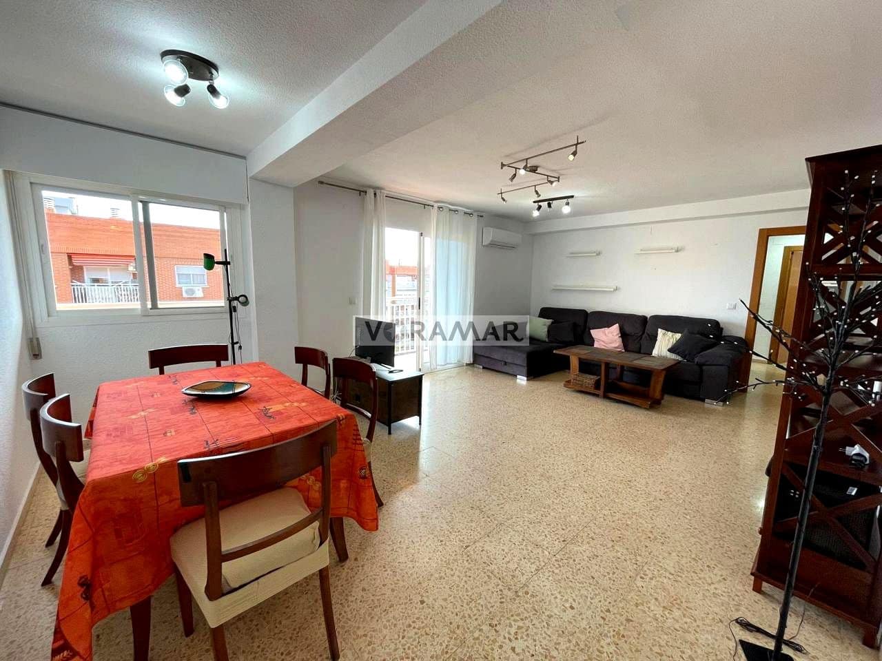 3 sovrum Lägenhet att hyra i Valencia stad - 1 300 € (Ref: 9383251)