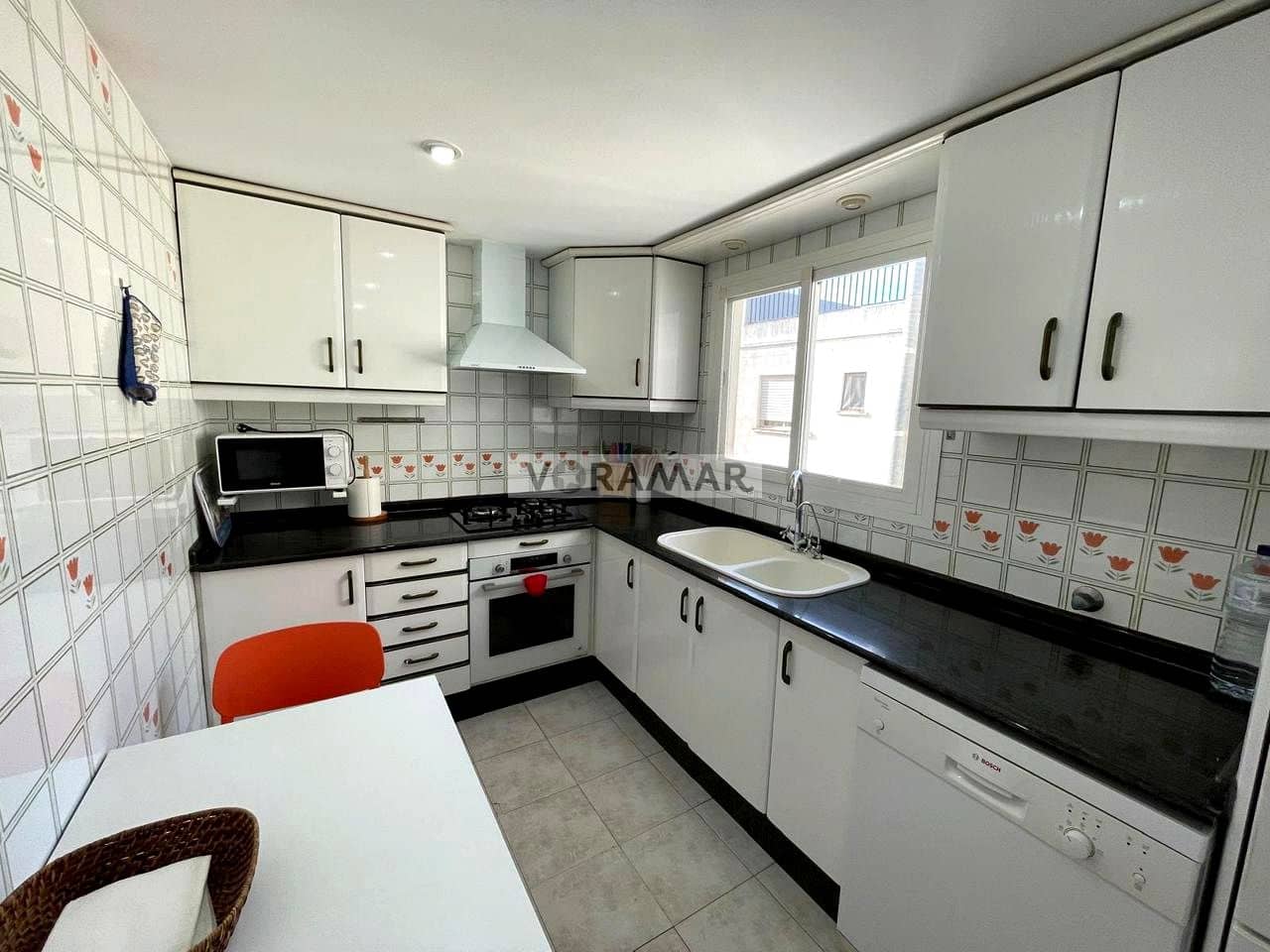 3 sovrum Lägenhet att hyra i Valencia stad - 1 300 € (Ref: 9383251)