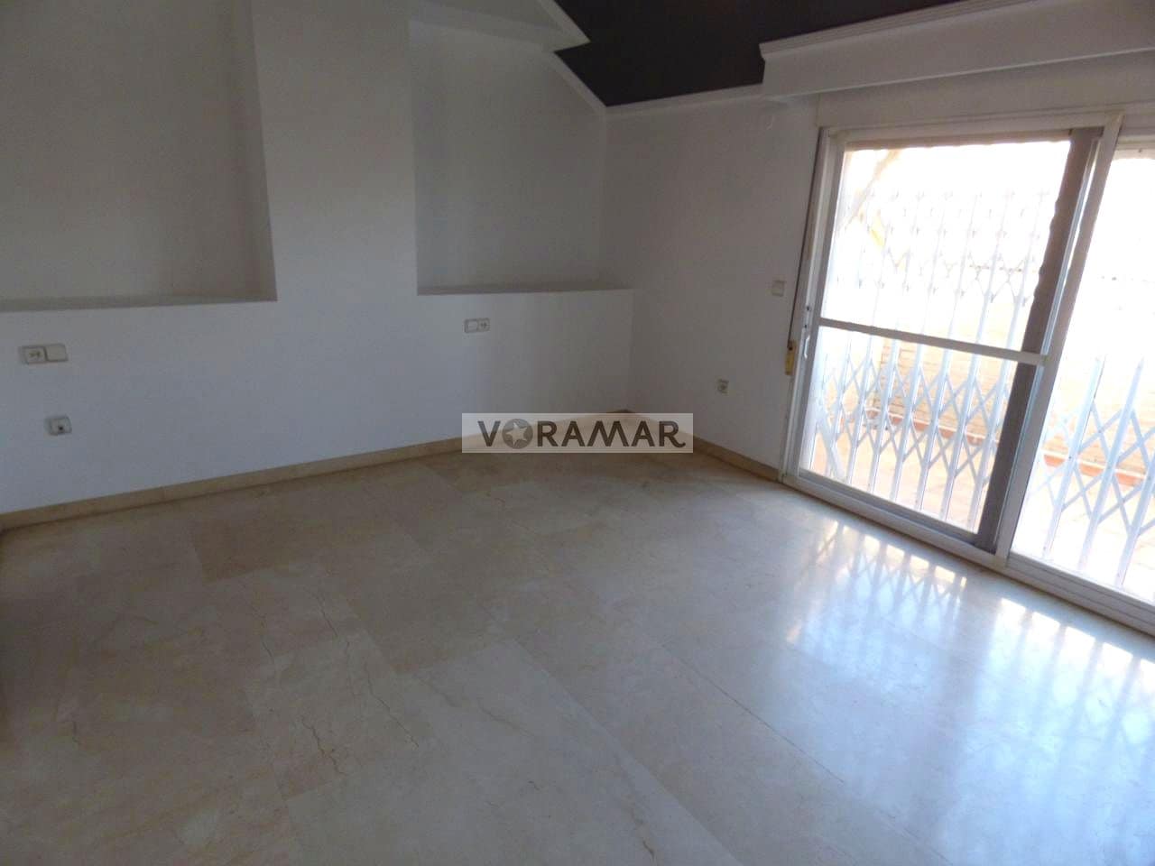 4 makuuhuone Huvila vuokrattavana paikassa Alboraya / Alboraia mukana 
autotalli - 3 500 € (Ref: 9404692)