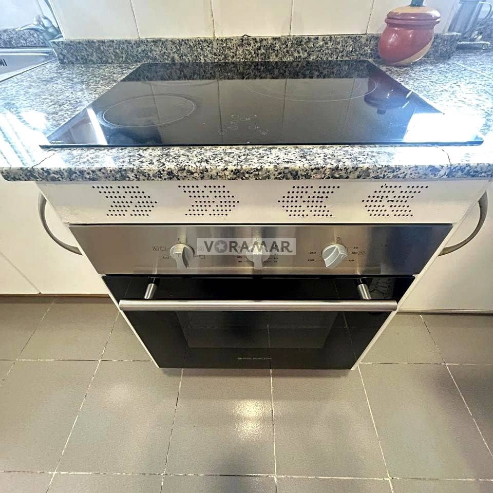 3 soverom Leilighet til leie i Valencia by med garasje - € 1 800 (Ref: 9516514)