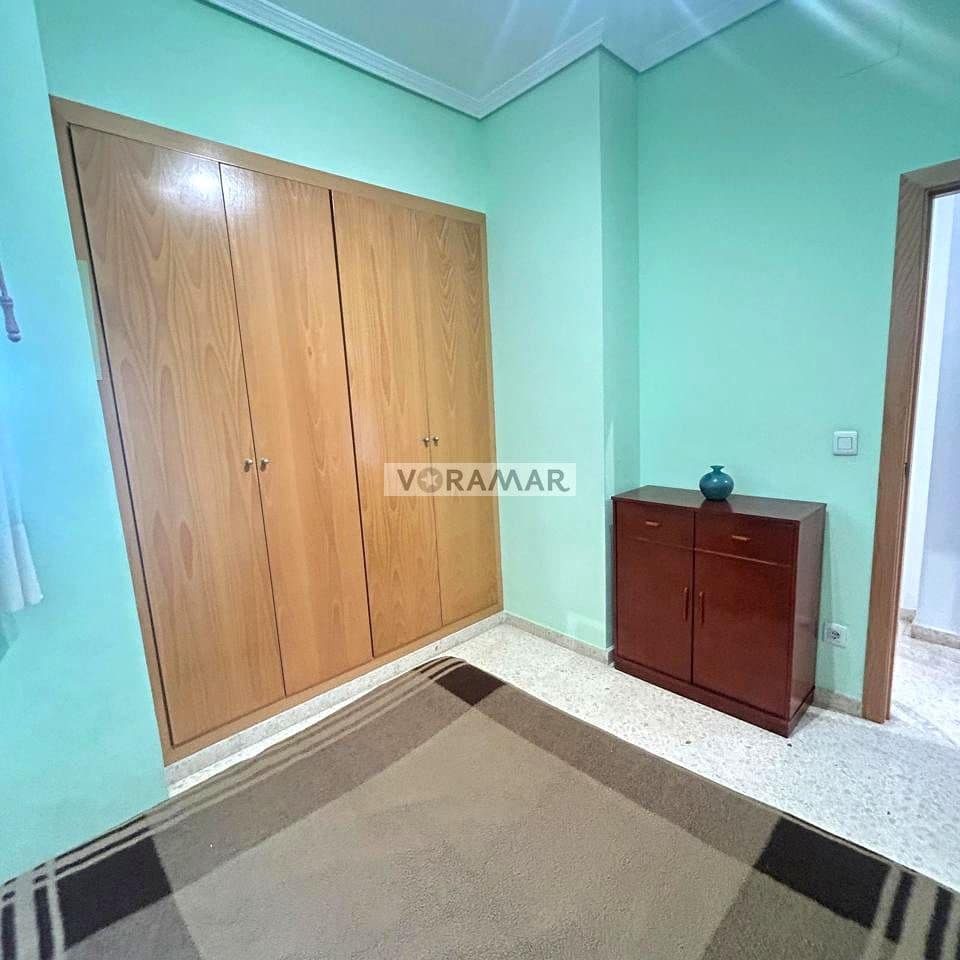 3 soverom Leilighet til leie i Valencia by med garasje - € 1 800 (Ref: 9516514)