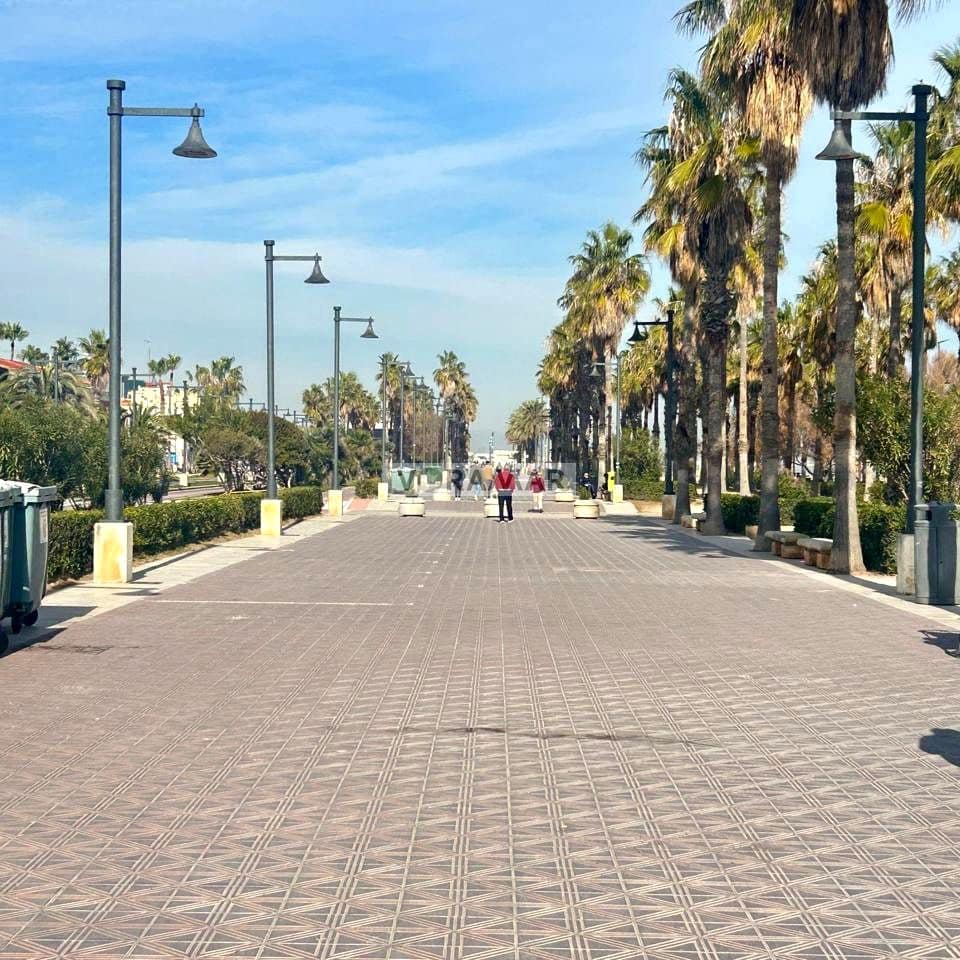 3 soverom Leilighet til leie i Valencia by med garasje - € 1 800 (Ref: 9516514)