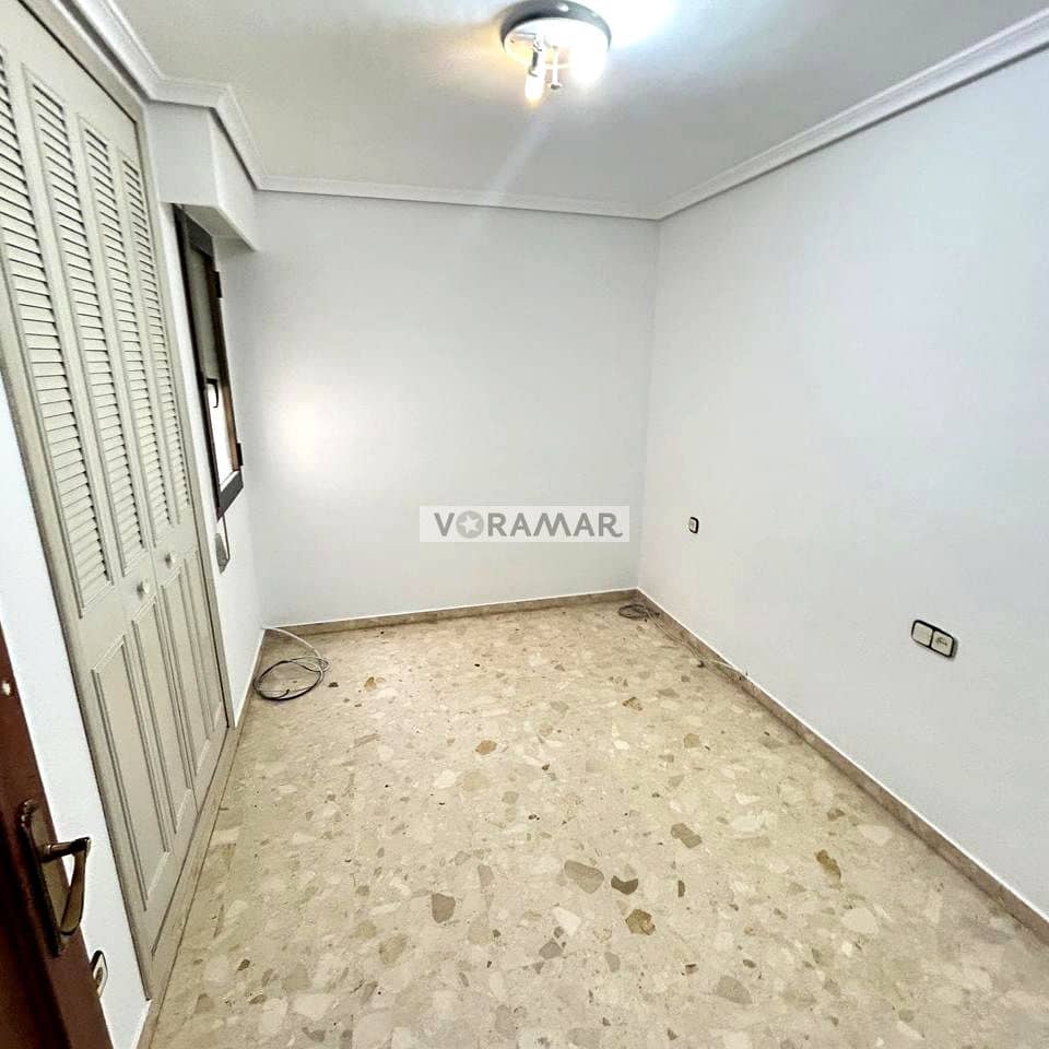 3 bedroom Flat for sale in Valencia city with garage - € 650,000 (Ref: 9525284)