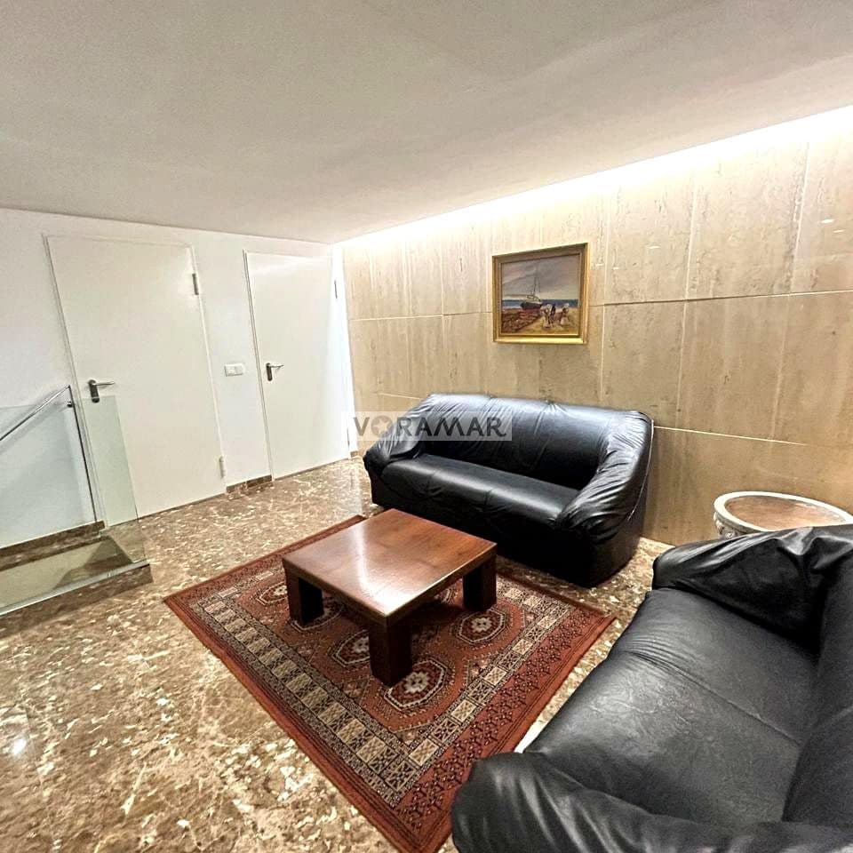 3 bedroom Flat for sale in Valencia city with garage - € 650,000 (Ref: 9525284)