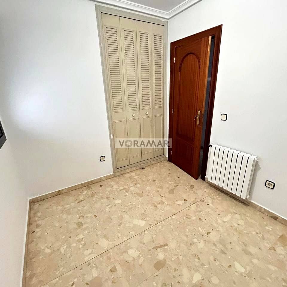 3 bedroom Flat for sale in Valencia city with garage - € 650,000 (Ref: 9525284)