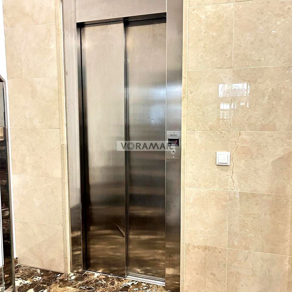 3 bedroom Flat for sale in Valencia city with garage - € 650,000 (Ref: 9525284)