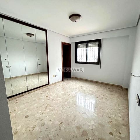 3 slaapkamer Flat te koop in Russafa, Valencia stad met garage - € 650.000 (Ref: 9525284)