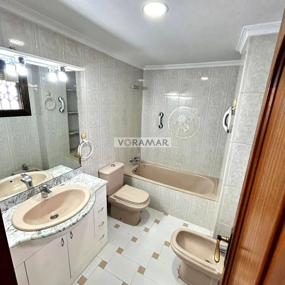 3 bedroom Flat for sale in Valencia city with garage - € 650,000 (Ref: 9525284)