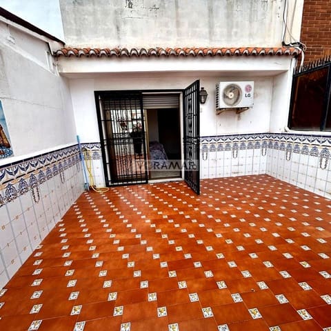 3 bedroom Flat for sale in Russafa, Valencia city with garage - € 650,000 (Ref: 9525284)