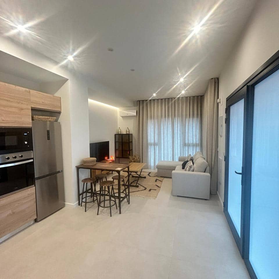 1 soveværelse Lejlighed til leje i Valencia by - € 1.400 (Ref: 9553038)