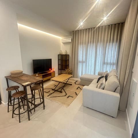 1 soveværelse Lejlighed til leje i Nou Moles, Valencia by - € 1.400 (Ref: 9553038)