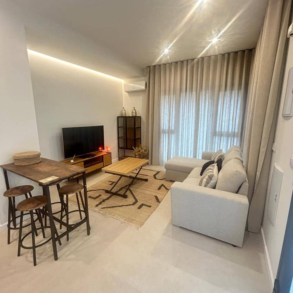 1 soveværelse Lejlighed til leje i Valencia by - € 1.400 (Ref: 9553038)