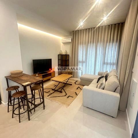 Appartement de 1 chambre à louer à Nou Moles, Valence ville - 1 200 € (Ref: 9553038)