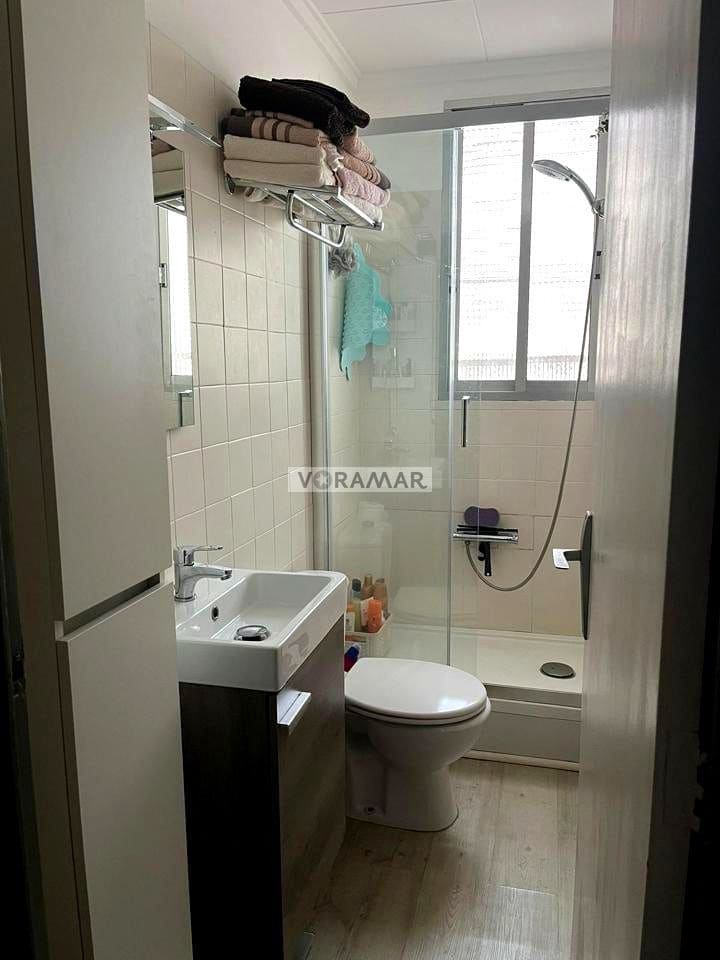 3 bedroom Flat for sale in Valencia city - € 125,000 (Ref: 9583535)