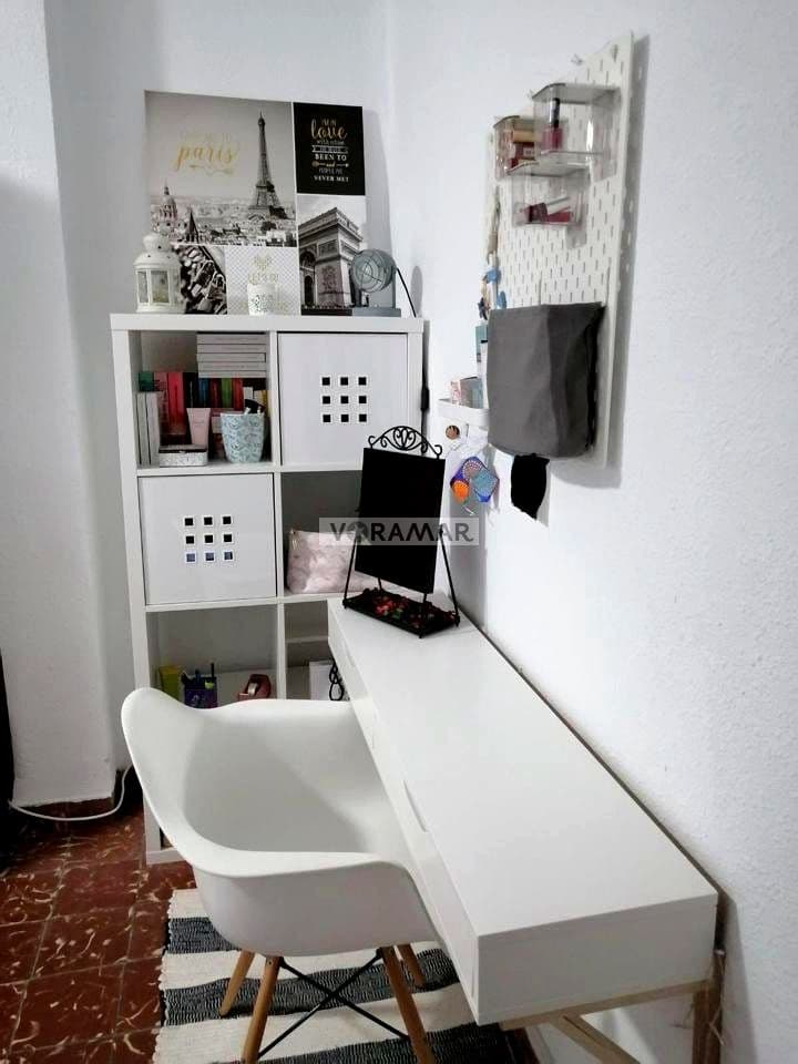 3 bedroom Flat for sale in Valencia city - € 125,000 (Ref: 9583535)