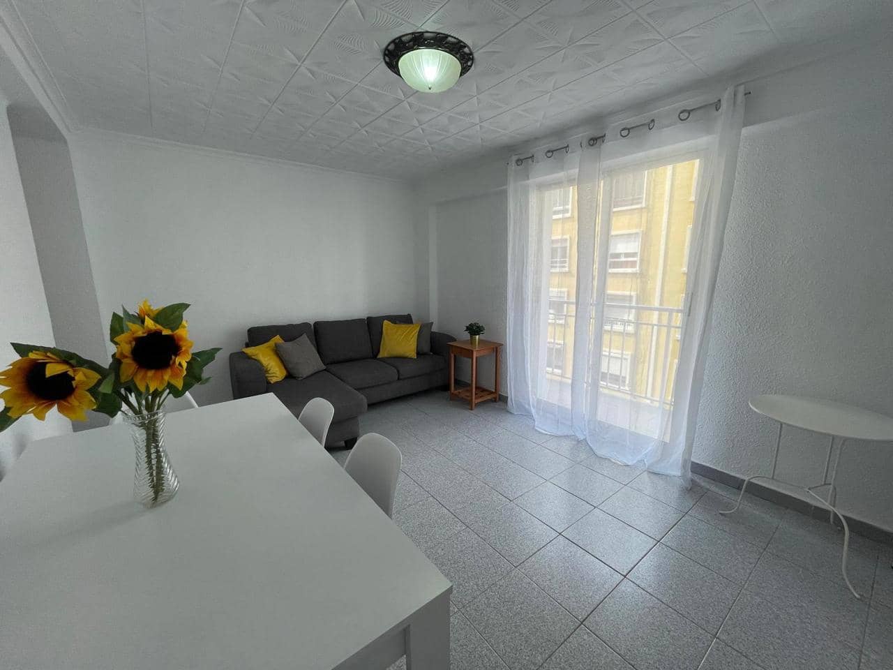 3 slaapkamer Flat te huur in Valencia stad - € 1.200 (Ref: 9665679)