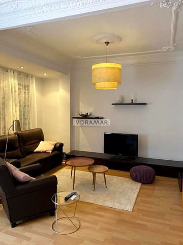 3 bedroom Flat for rent in Mont-Olivet, Valencia city - € 1,700 (Ref: 9830375)