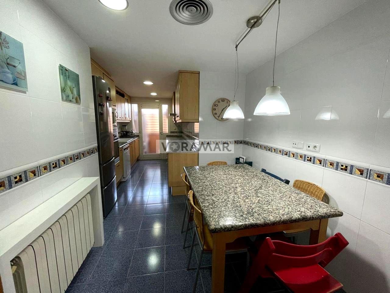 3 bedroom Flat for rent in Valencia city with pool garage - € 2,500 (Ref: 9979394)