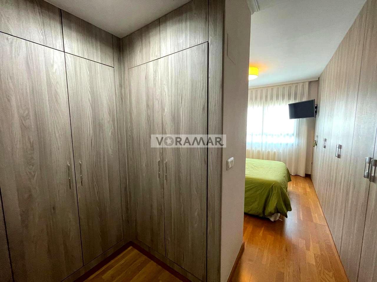 3 bedroom Flat for rent in Valencia city with pool garage - € 2,500 (Ref: 9979394)