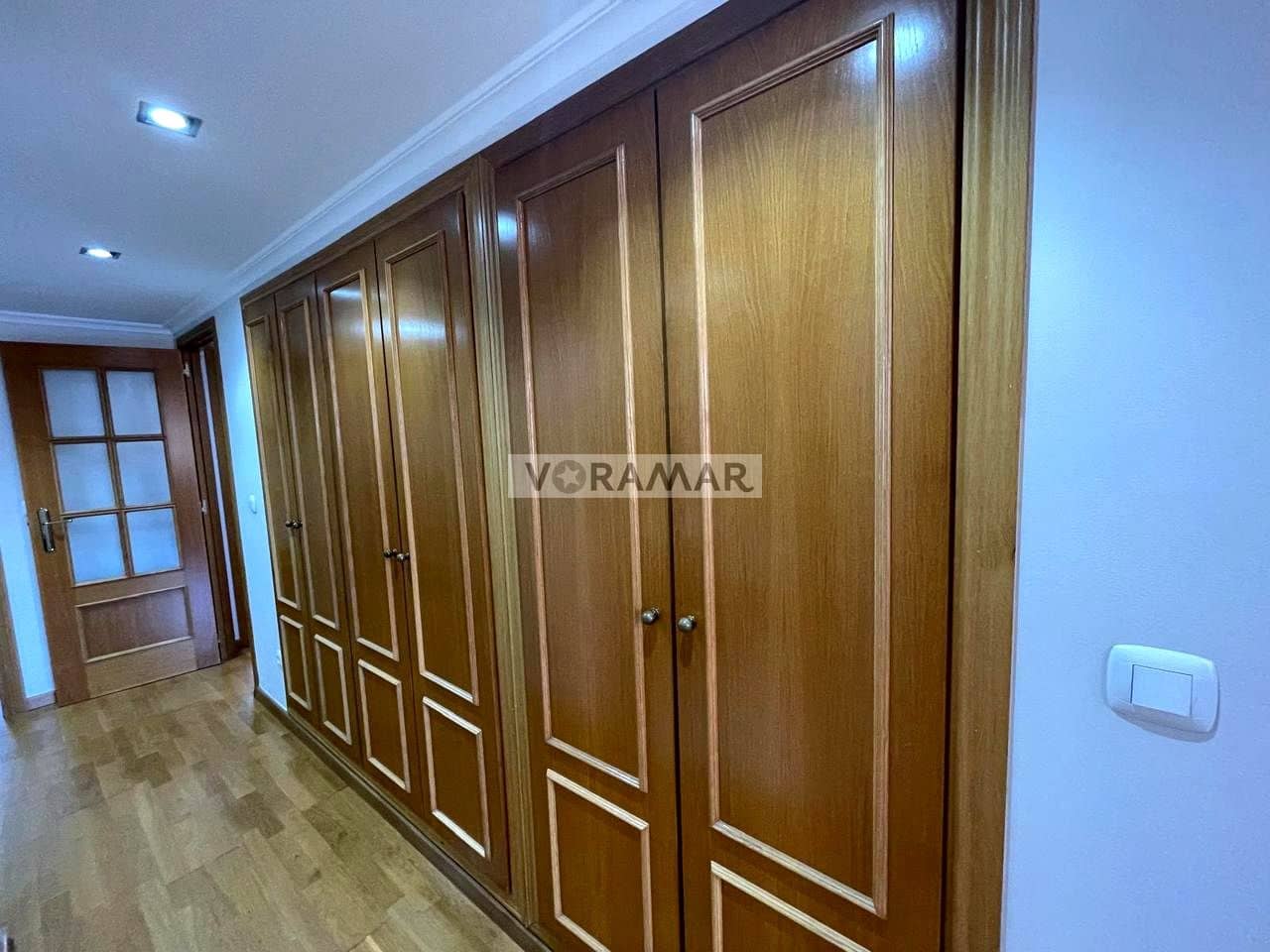 3 bedroom Flat for rent in Valencia city with pool garage - € 2,500 (Ref: 9979394)
