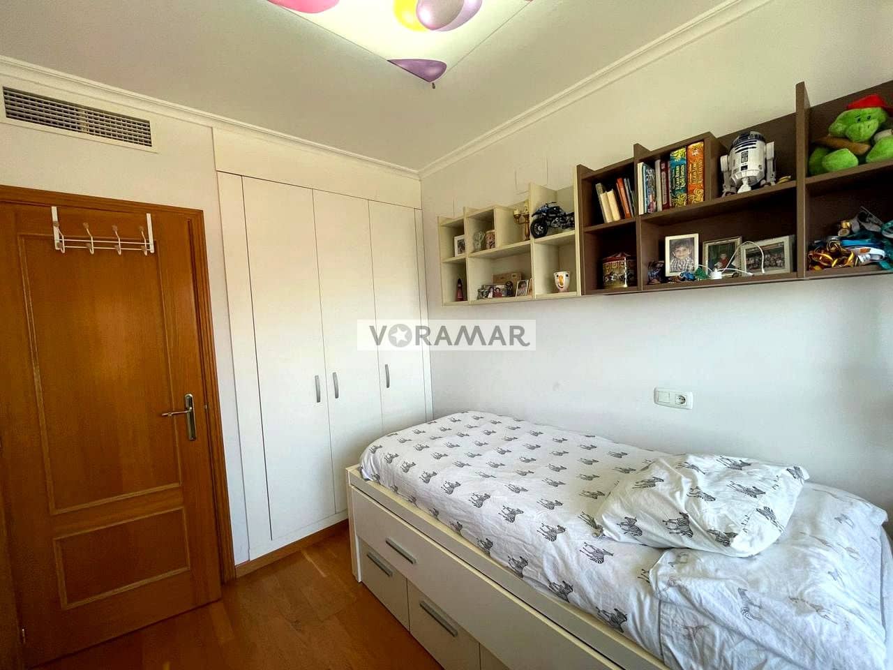 3 bedroom Flat for rent in Valencia city with pool garage - € 2,500 (Ref: 9979394)