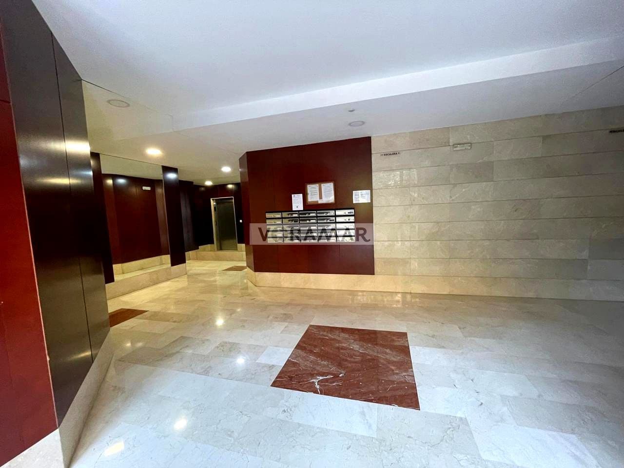 3 bedroom Flat for rent in Valencia city with pool garage - € 2,500 (Ref: 9979394)