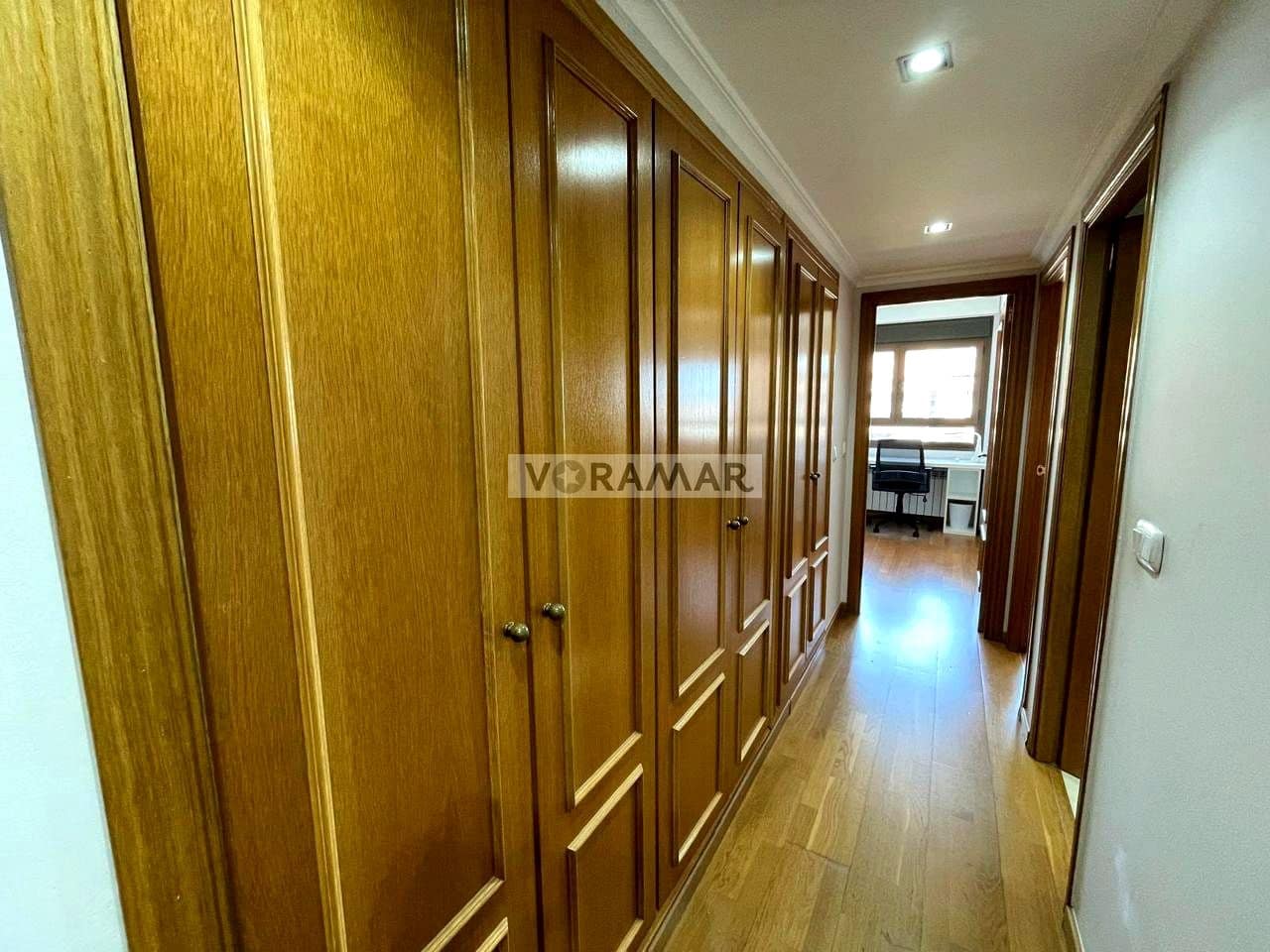 3 bedroom Flat for rent in Valencia city with pool garage - € 2,500 (Ref: 9979394)