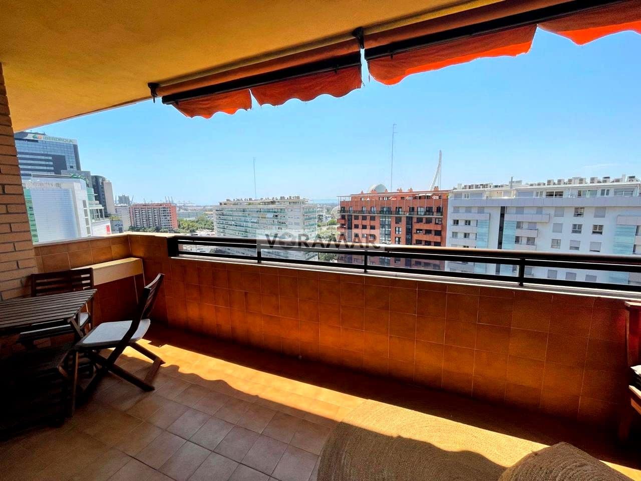 3 bedroom Flat for rent in Valencia city with pool garage - € 2,500 (Ref: 9979394)