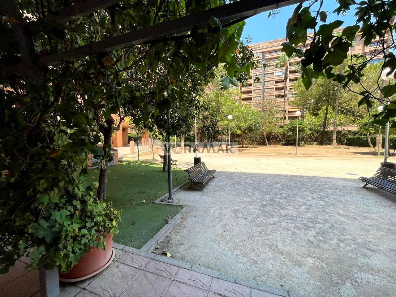 3 bedroom Flat for rent in Valencia city with pool garage - € 2,500 (Ref: 9979394)