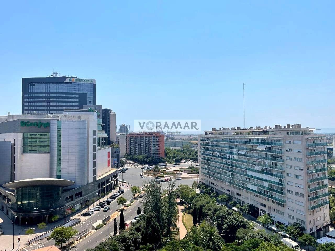 3 bedroom Flat for rent in Valencia city with pool garage - € 2,500 (Ref: 9979394)
