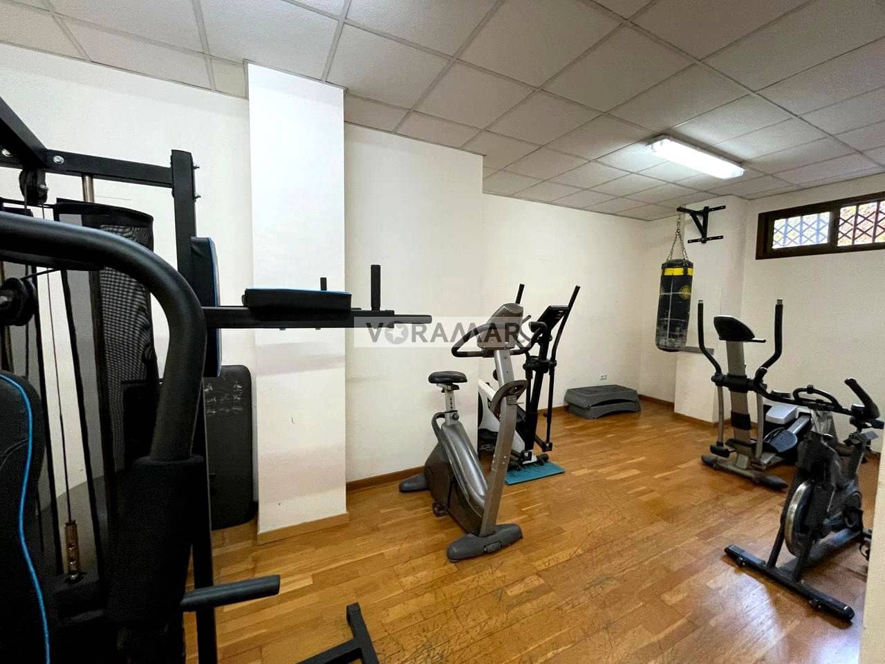 3 bedroom Flat for rent in Valencia city with pool garage - € 2,500 (Ref: 9979394)