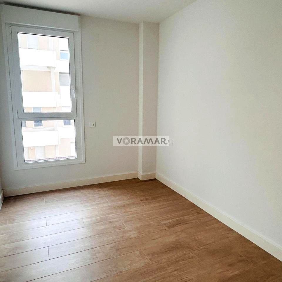 3 sovrum Lägenhet att hyra i Rocafort med pool garage - 2 500 € (Ref: 9985831)