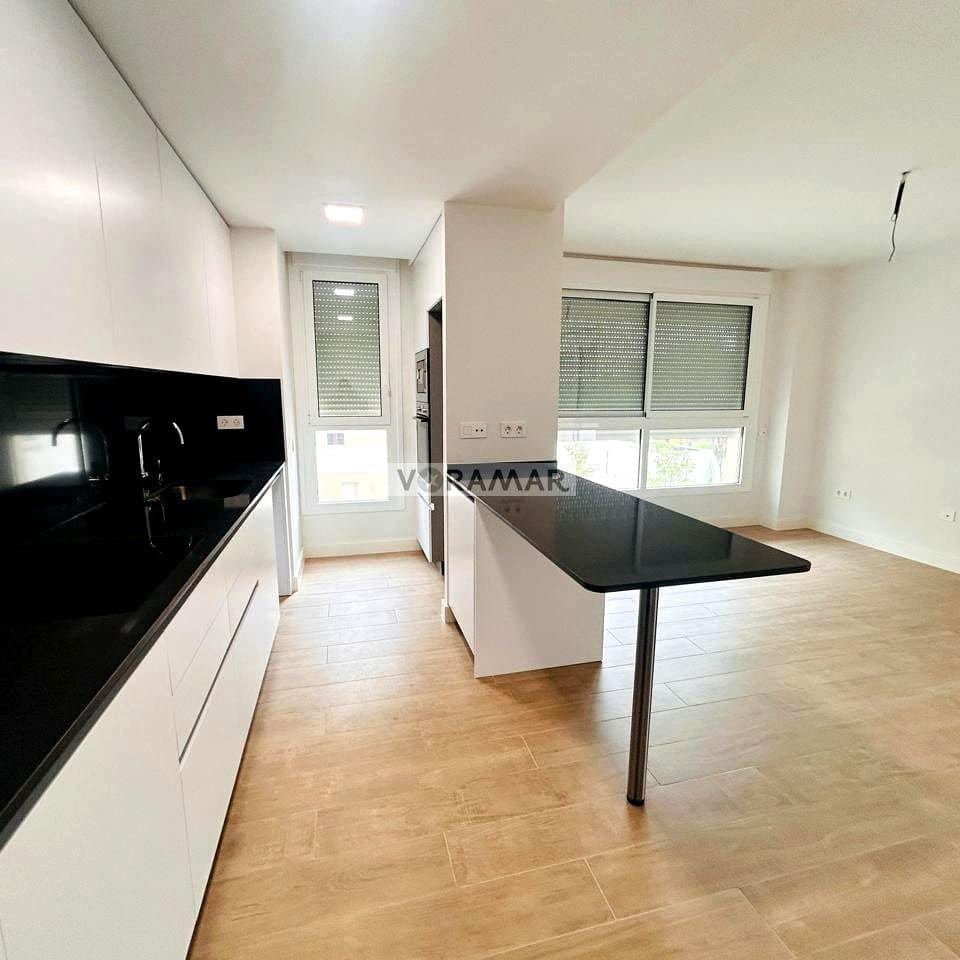3 sovrum Lägenhet att hyra i Rocafort med pool garage - 2 500 € (Ref: 9985831)