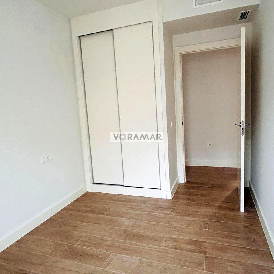 3 sovrum Lägenhet att hyra i Rocafort med pool garage - 2 500 € (Ref: 9985831)