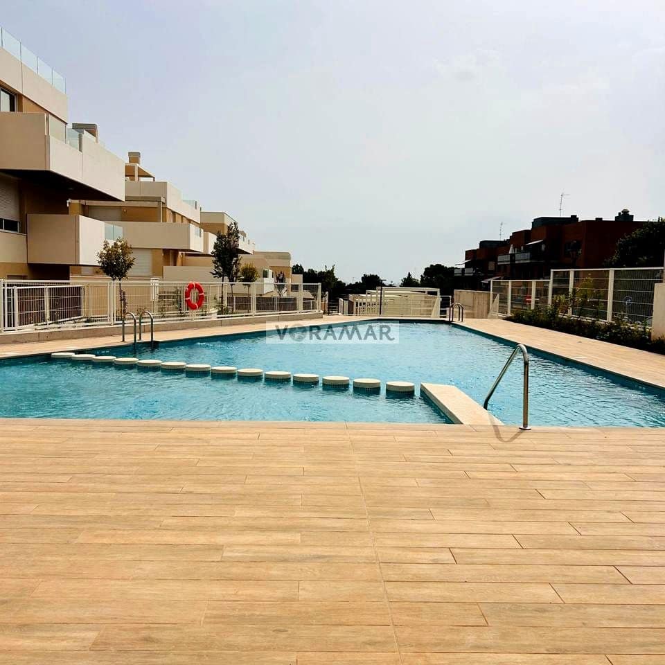 3 sovrum Lägenhet att hyra i Rocafort med pool garage - 2 500 € (Ref: 9985831)